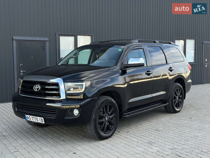 Toyota Sequoia (2015)