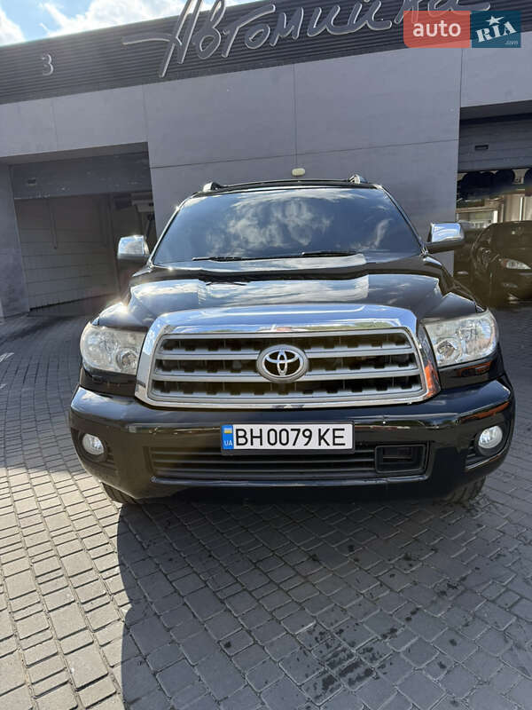 Toyota Sequoia (2013)