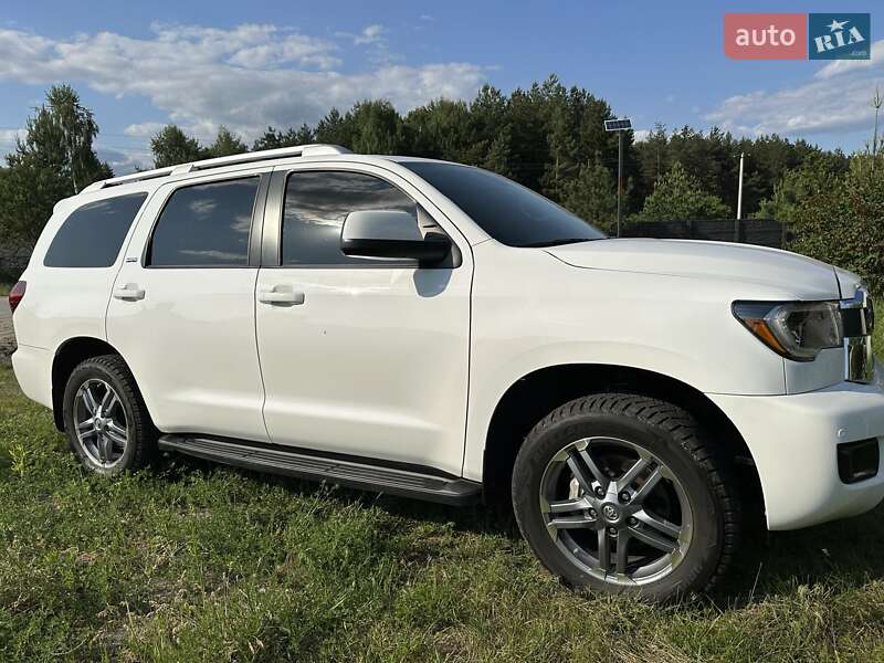 Toyota Sequoia (2019)
