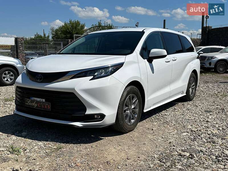 Toyota Sienna (2021)