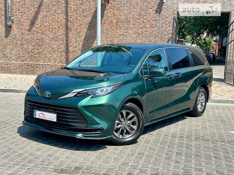 Toyota Sienna (2021)