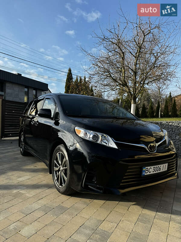 Toyota Sienna (2019)