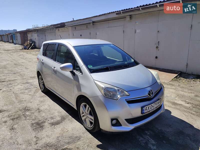 Toyota Verso-s (2012)