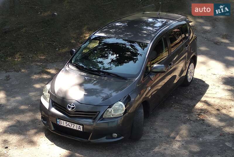 Toyota Verso (2009)