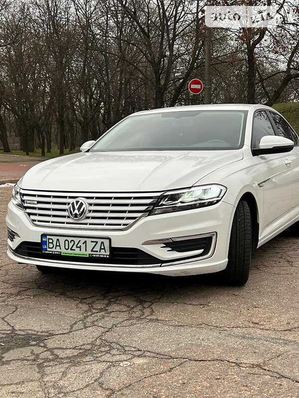 Volkswagen E-lavida (2021)