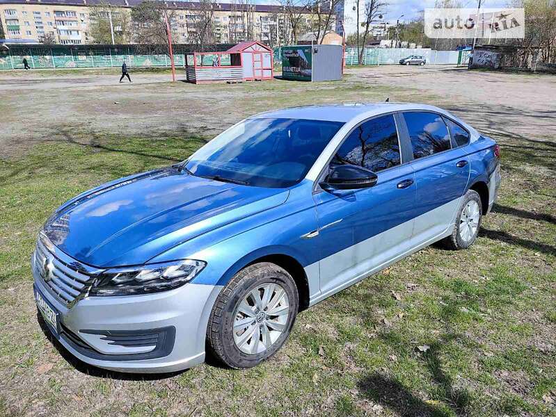 Volkswagen E-lavida (2019)