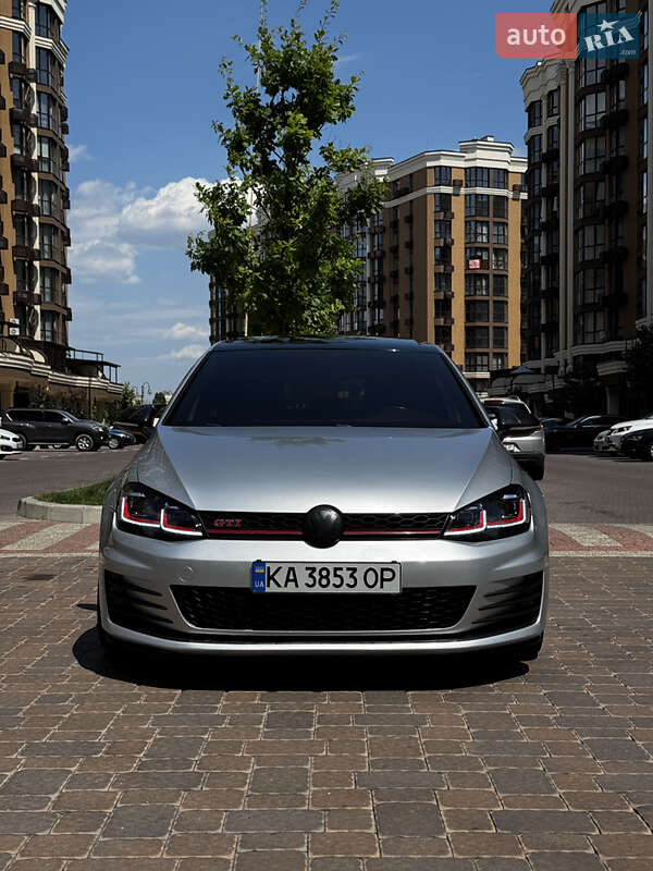 Volkswagen Golf gti (2015)