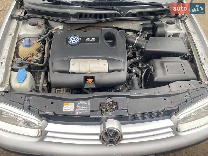 Volkswagen Golf (2002)