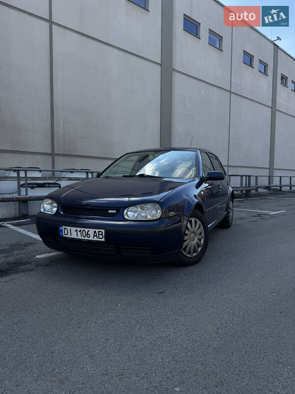 Volkswagen Golf (2002)