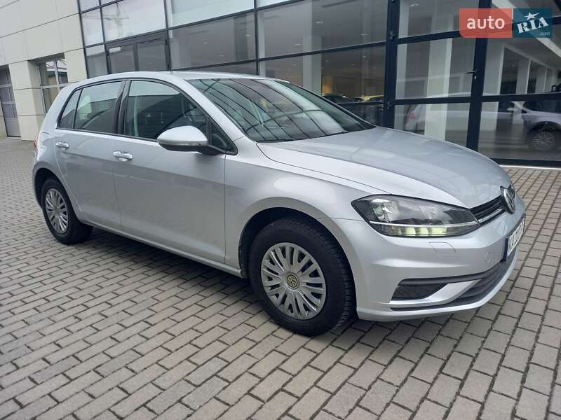 Volkswagen Golf (2020)