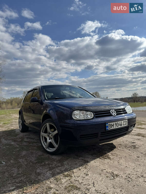 Volkswagen Golf (2003)