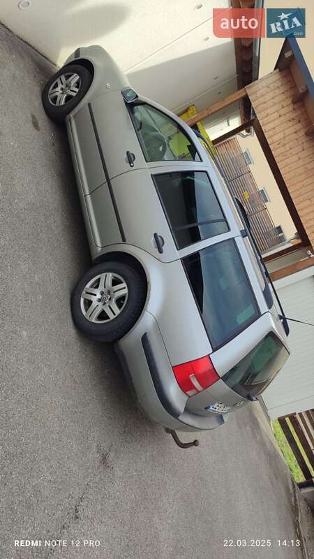 Volkswagen Golf (2003)