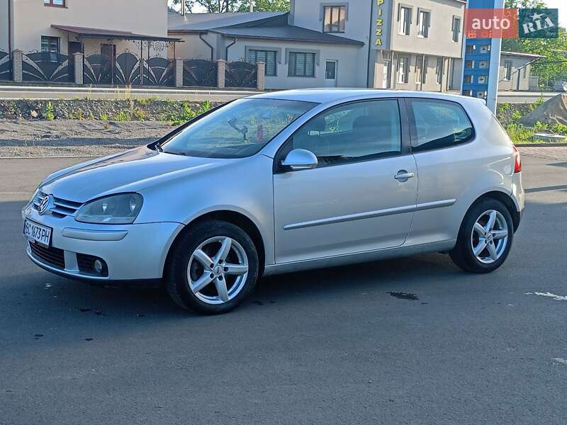Volkswagen Golf (2003)