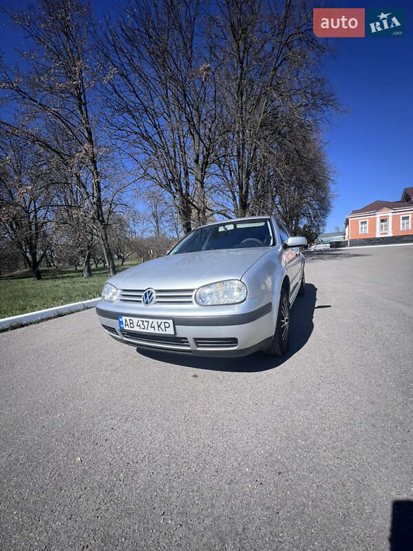 Volkswagen Golf (2002)