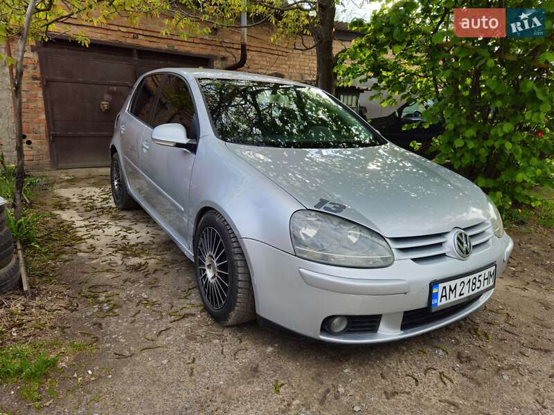 Volkswagen Golf (2003)