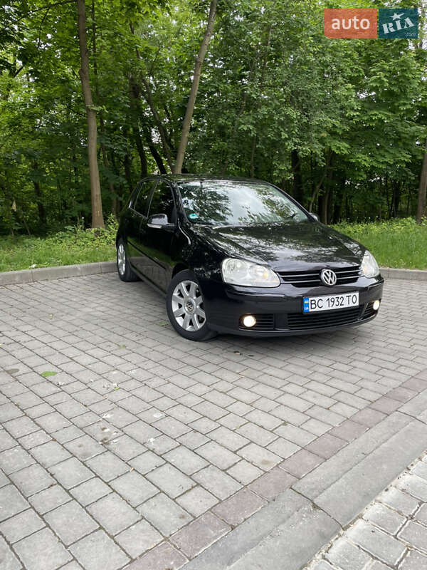 Volkswagen Golf (2005)