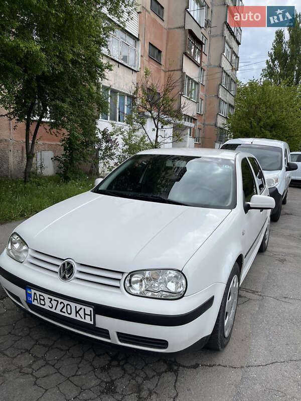 Volkswagen Golf (2001)