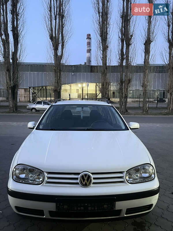 Volkswagen Golf (2001)