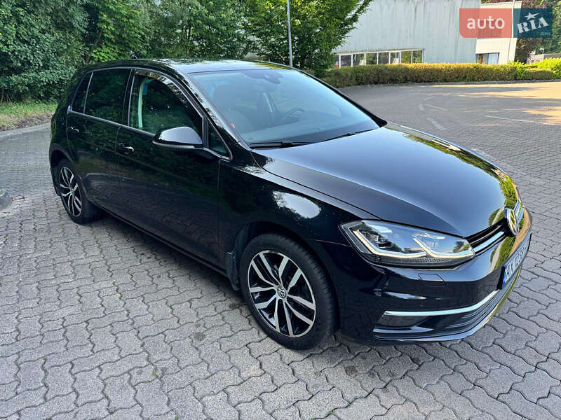 Volkswagen Golf (2019)
