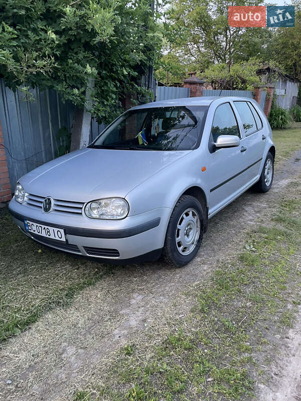 Volkswagen Golf (1998)