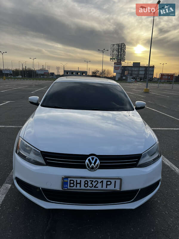 Volkswagen Jetta (2013)