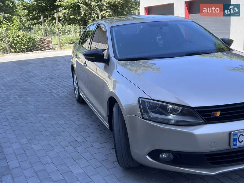 Volkswagen Jetta (2013)