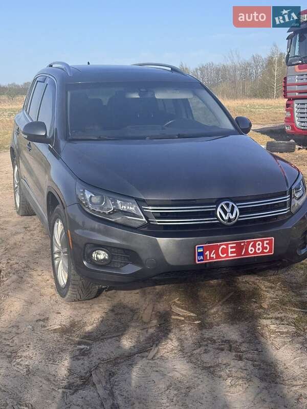 Volkswagen Tiguan (2015)