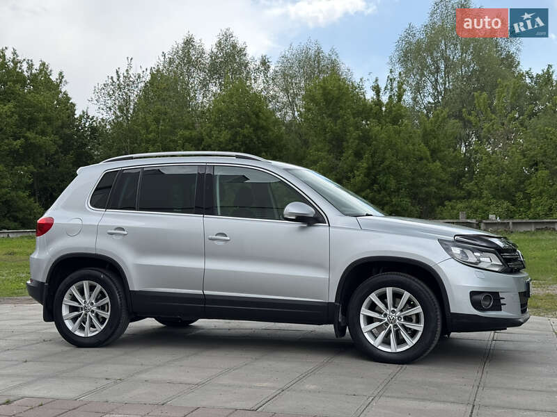 Volkswagen Tiguan (2012)