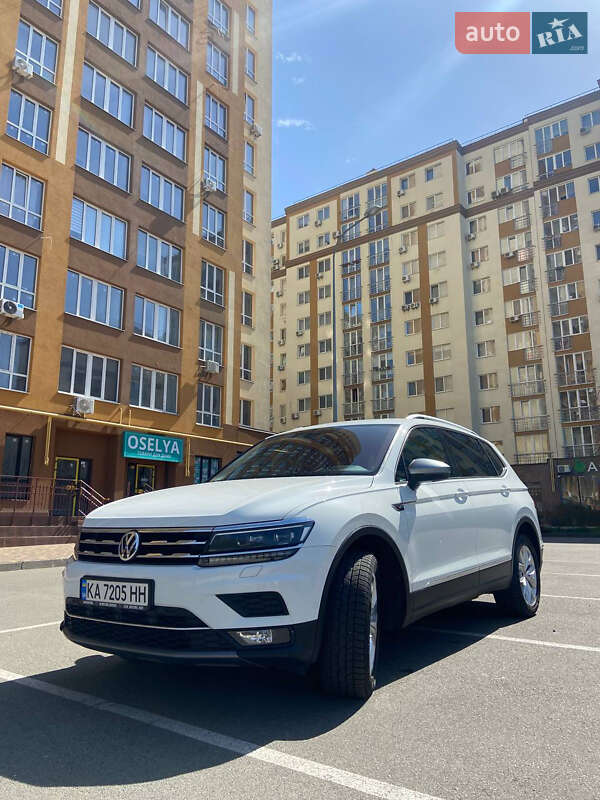 Volkswagen Tiguan (2017)