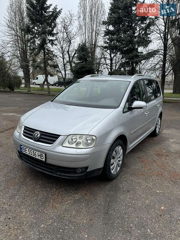 Volkswagen Touran (2003)
