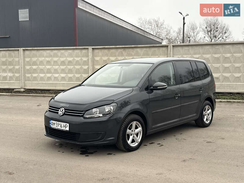 Volkswagen Touran (2015)