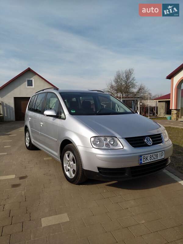 Volkswagen Touran (2005)