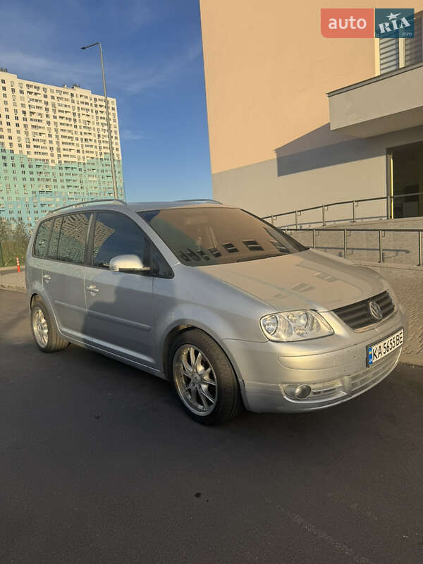 Volkswagen Touran (2005)