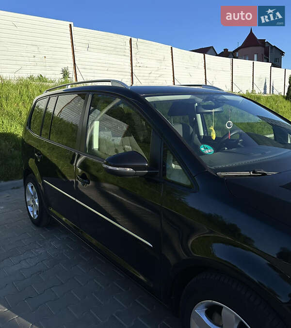 Volkswagen Touran (2012)