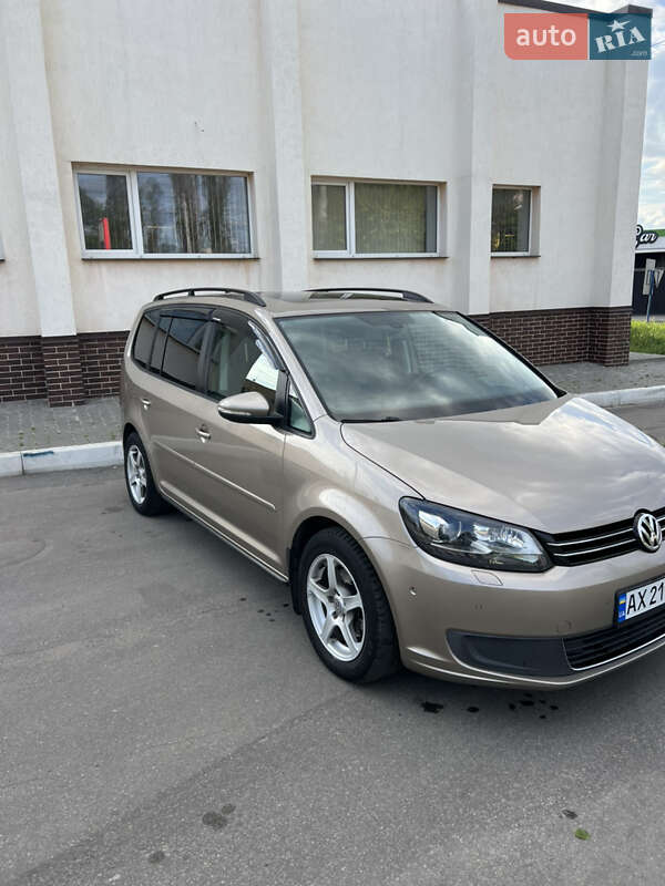 Volkswagen Touran (2011)