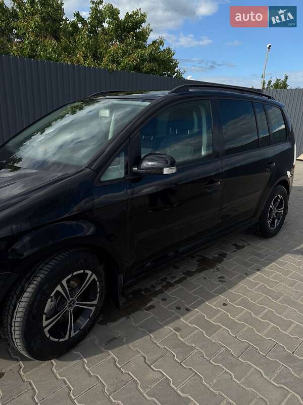 Volkswagen Touran (2005)