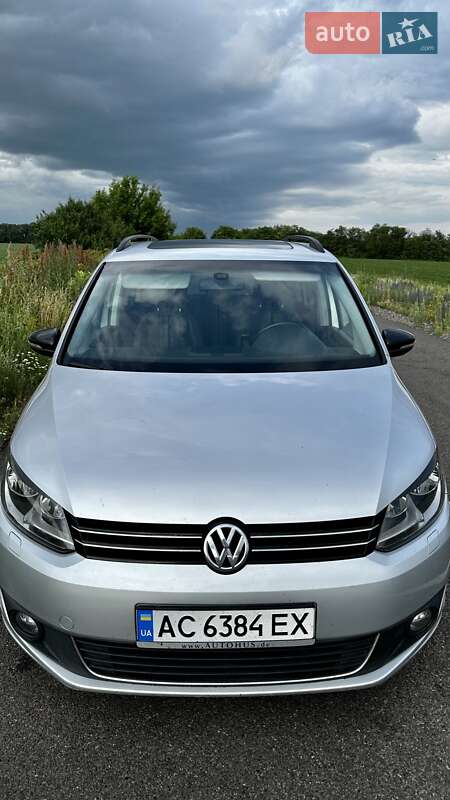 Volkswagen Touran (2012)