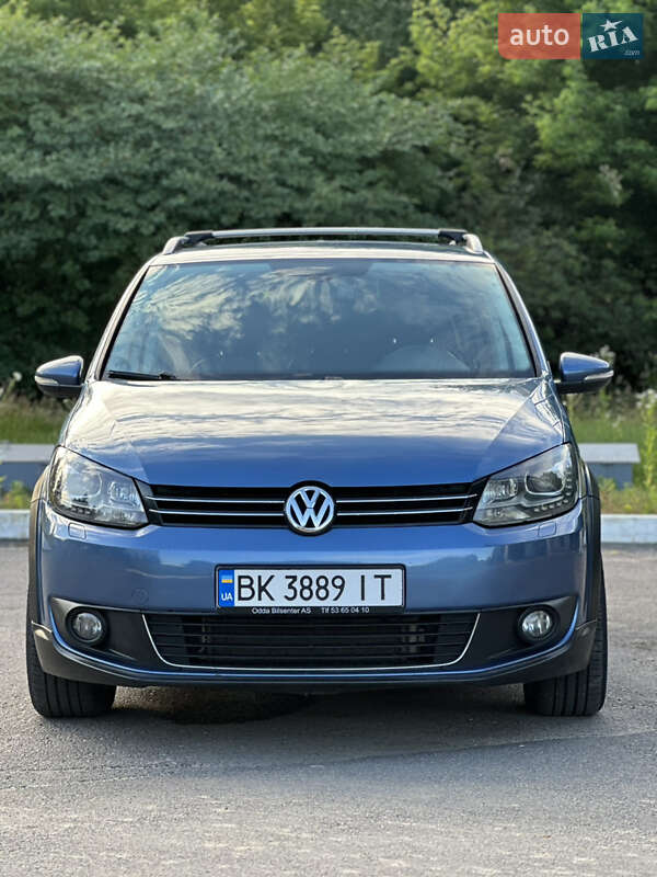 Volkswagen Touran (2011)