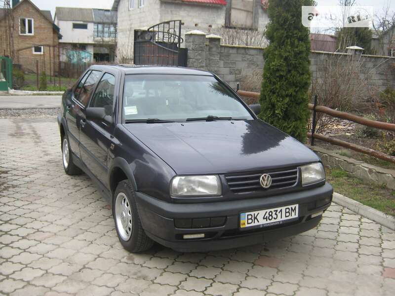 Volkswagen Vento (1992)