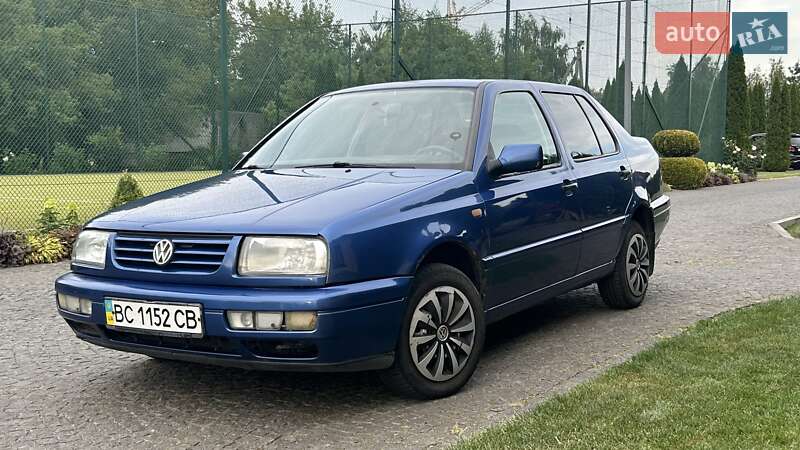Volkswagen Vento (1996)