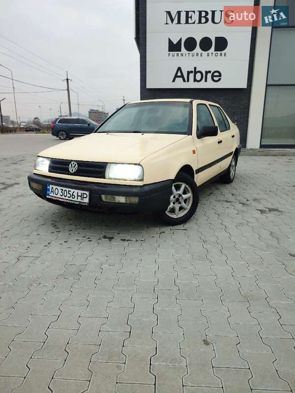 Volkswagen Vento (1994)