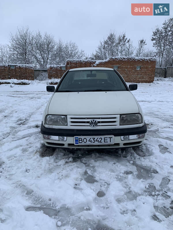 Volkswagen Vento (1994)