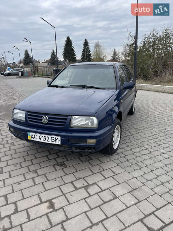 Volkswagen Vento (1996)