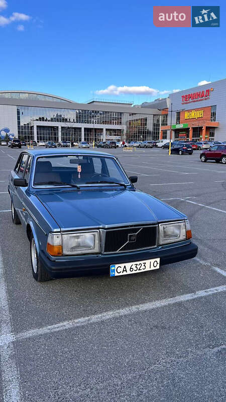 Volvo 240 (1984)