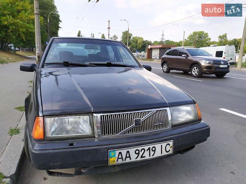 Volvo 460 (1991)
