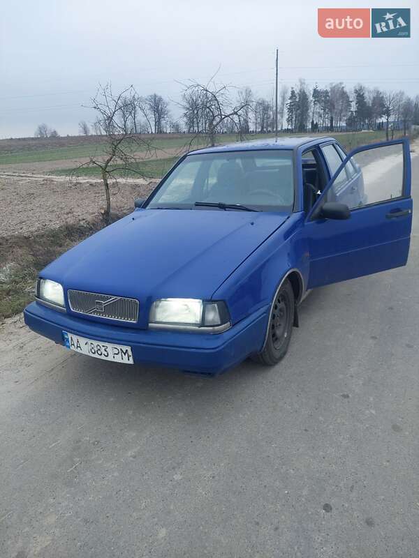 Volvo 440 (1990)