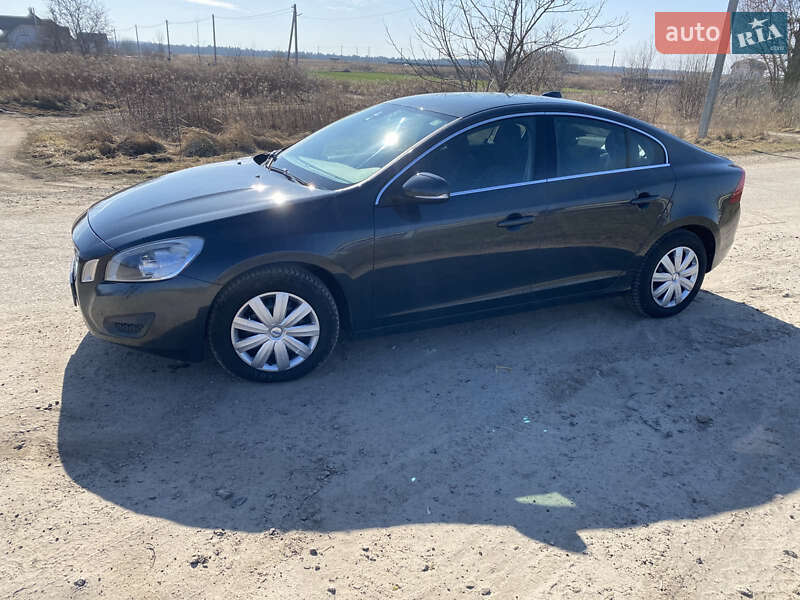 Volvo S60 (2010)