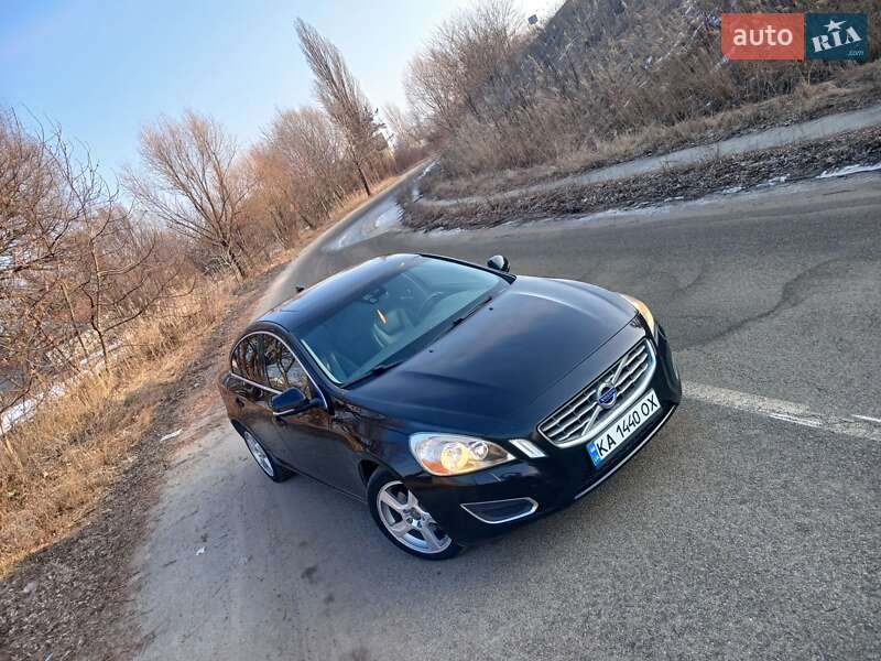 Volvo S60 (2012)