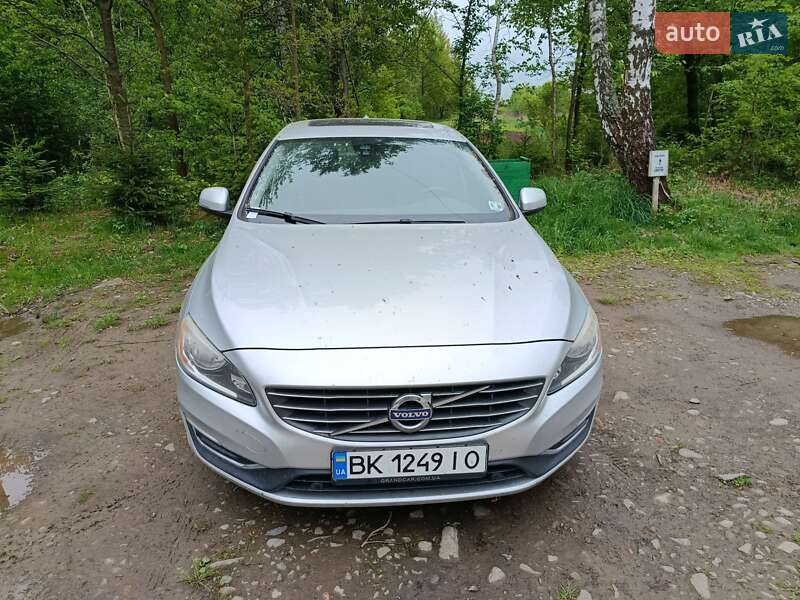 Volvo S60 (2015)