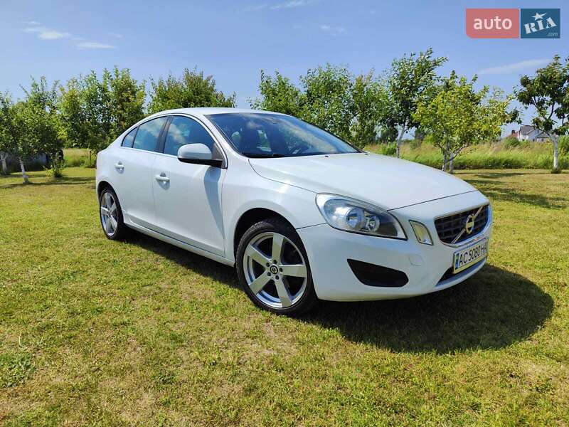 Volvo S60 (2012)